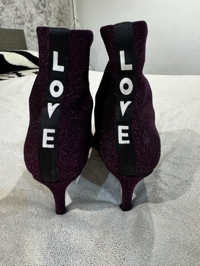 Botines brillantes elásticos burdeos