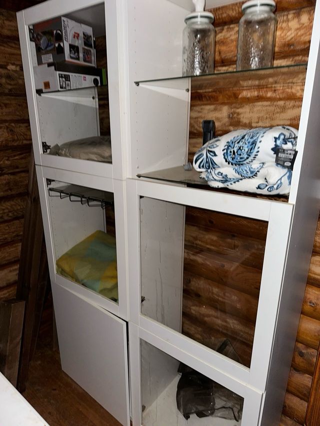 Vitrina Besta Ikea Botellas y Baldas