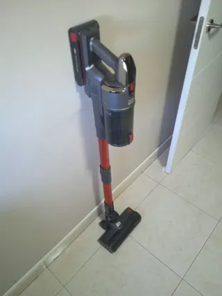 Aspirador escoba ciclónico rojo y gris
