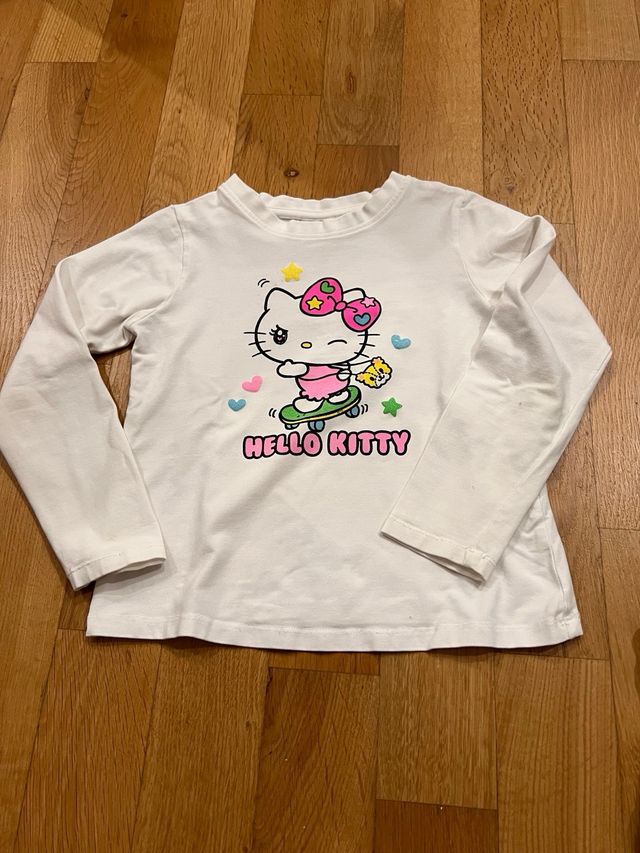 Felpa Hello Kitty OVS e maglietta bianca