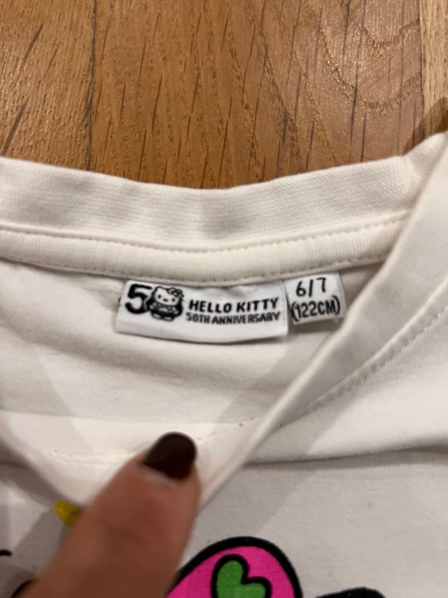 Felpa Hello Kitty OVS e maglietta bianca