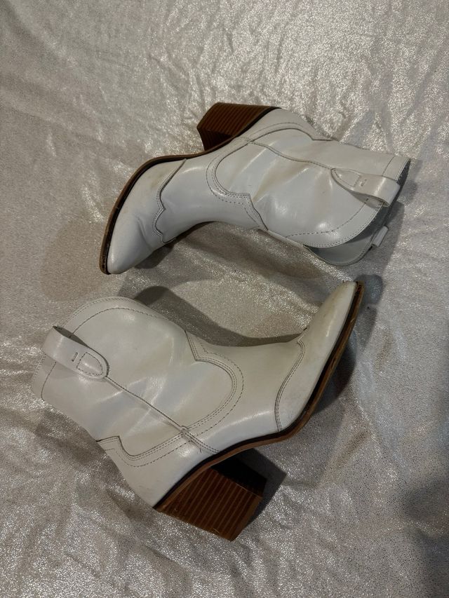 Botines blancos tacón