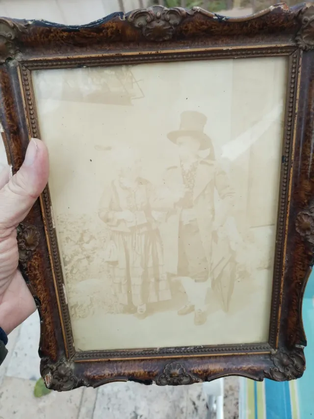 Foto antiga com moldura ornamentada