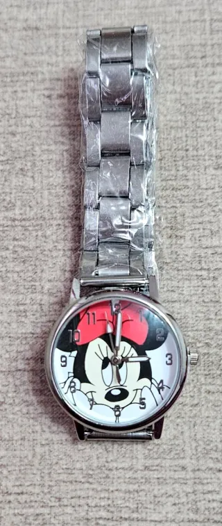 Relojes Hello Kitty y Mickey Mouse