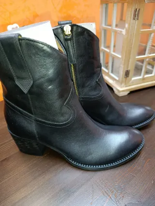 Stivaletti pelle e cuoio Carla G. Donna Neri Nuovi