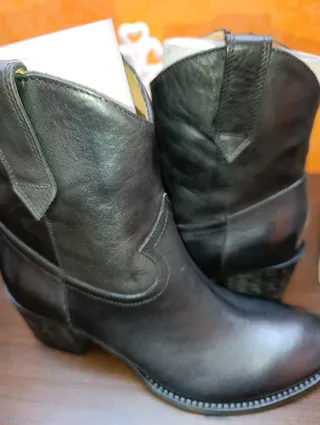 Stivaletti pelle e cuoio Carla G. Donna Neri Nuovi