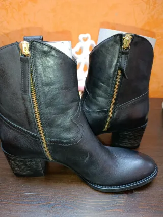 Stivaletti pelle e cuoio Carla G. Donna Neri Nuovi