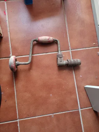 Taladro manual antiguo
