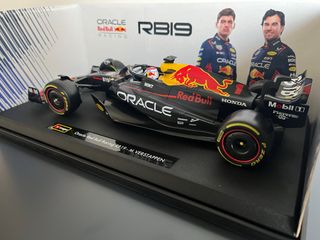 Red Bull RB19 Formula 1 - Verstappen