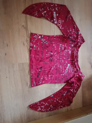 Camiseta manga larga roja y plateada