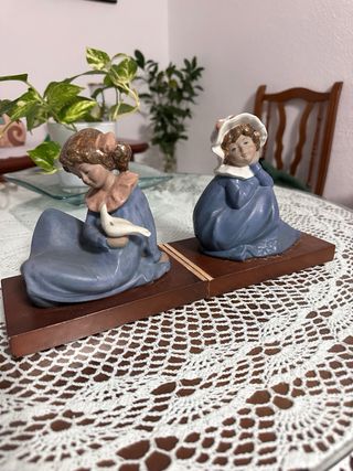 Coppia di fermalibri per ragazze con colomba