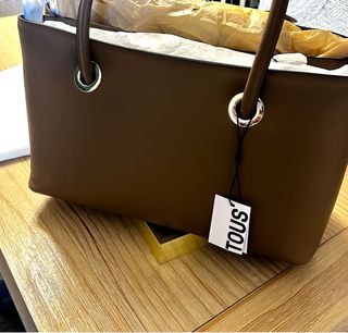 Bolso Tous mano u hombro color topo a estrenar
