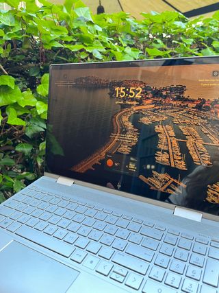 HP ENVY x360 Convertible PC Portatile