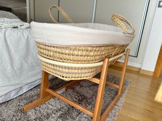 Moisés de mimbre para bebé