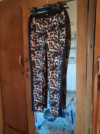 Pantaloni fantasia leopardata