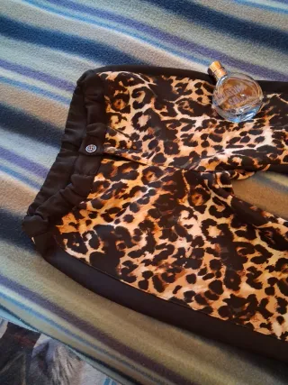 Pantaloni fantasia leopardata