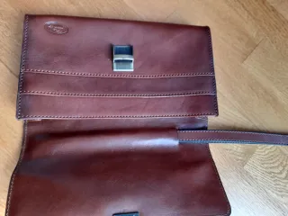 Bolso de piel para caballero