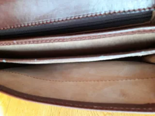 Bolso de piel para caballero