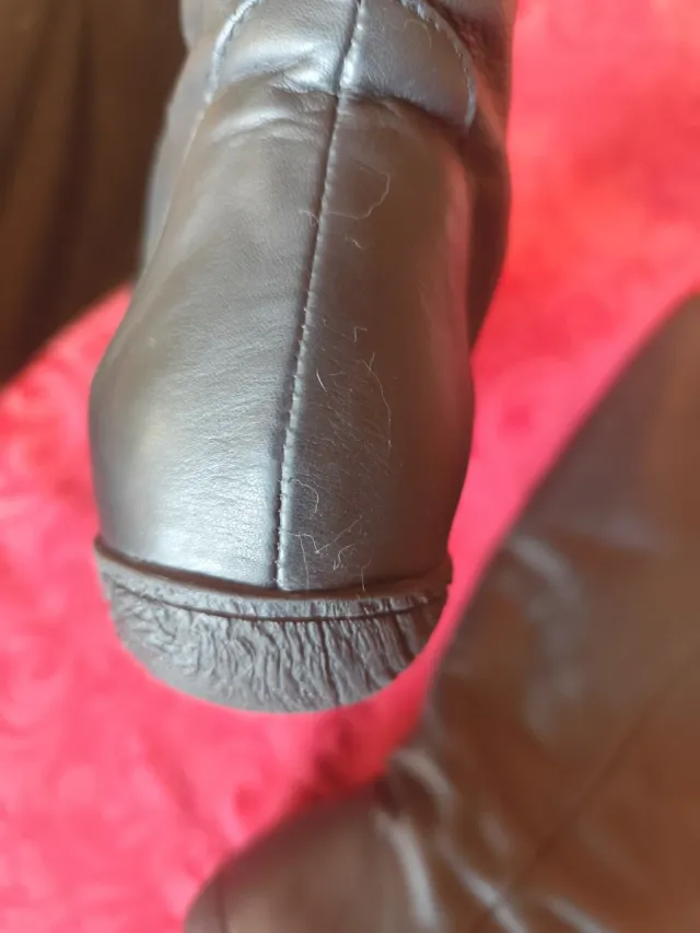 Botas altas de piel caña ancha T.39