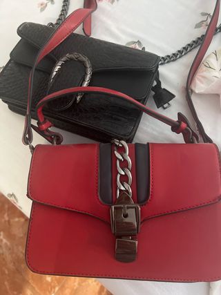 Bolsos Negro y Rojo