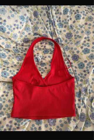 Top halter rojo escote