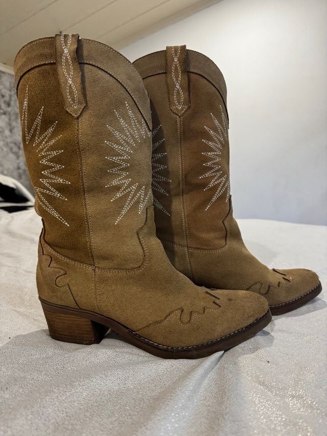 Botas cowboy ante con bordados