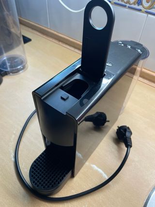 Cafetera Nespresso Essenza Mini Negra