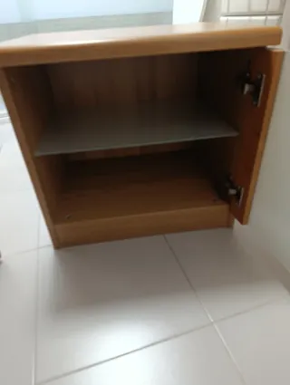 Mesita de noche Ikea vintage madera y cristal