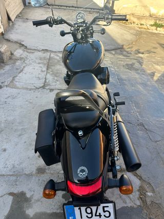 Harley Davidson Street 750 Negra