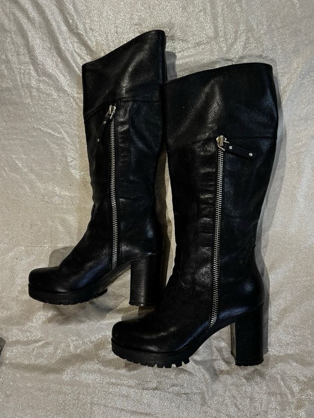 Botas de piel caña alta