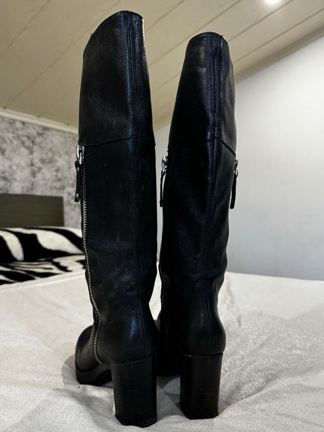 Botas de piel caña alta