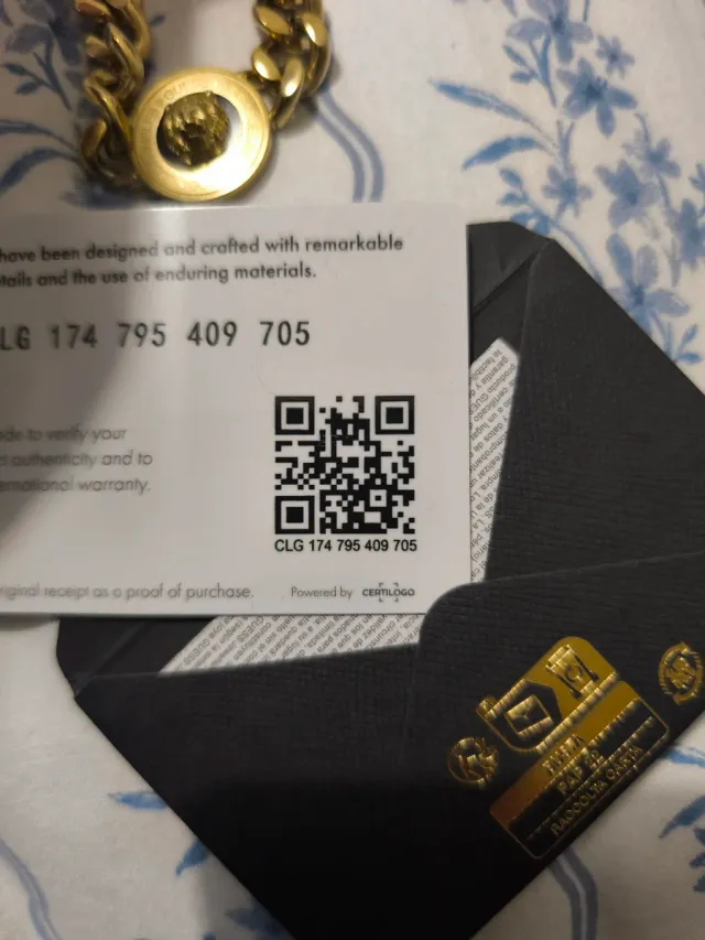 Conjunto de joyas Guess, para hombre.