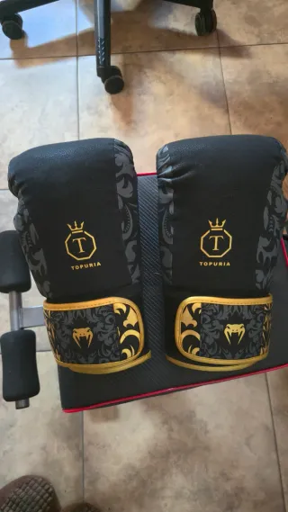 Guantes Venum Topuria