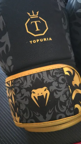 Guantes Venum Topuria