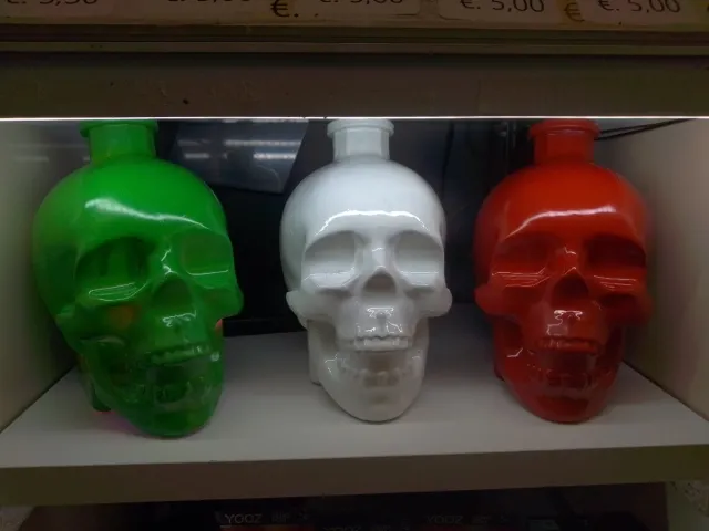 Luci LED a forma di teschio con telecomando