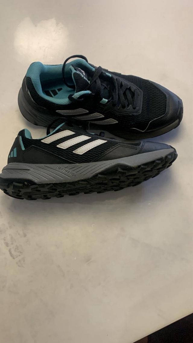 Zapatillas Adidas Trail Negras y Turquesa
