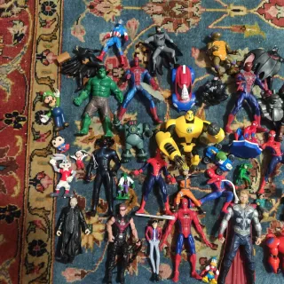 Lotto 50 Giocattoli Misti Personaggi