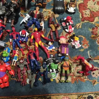 Lotto 50 Giocattoli Misti Personaggi