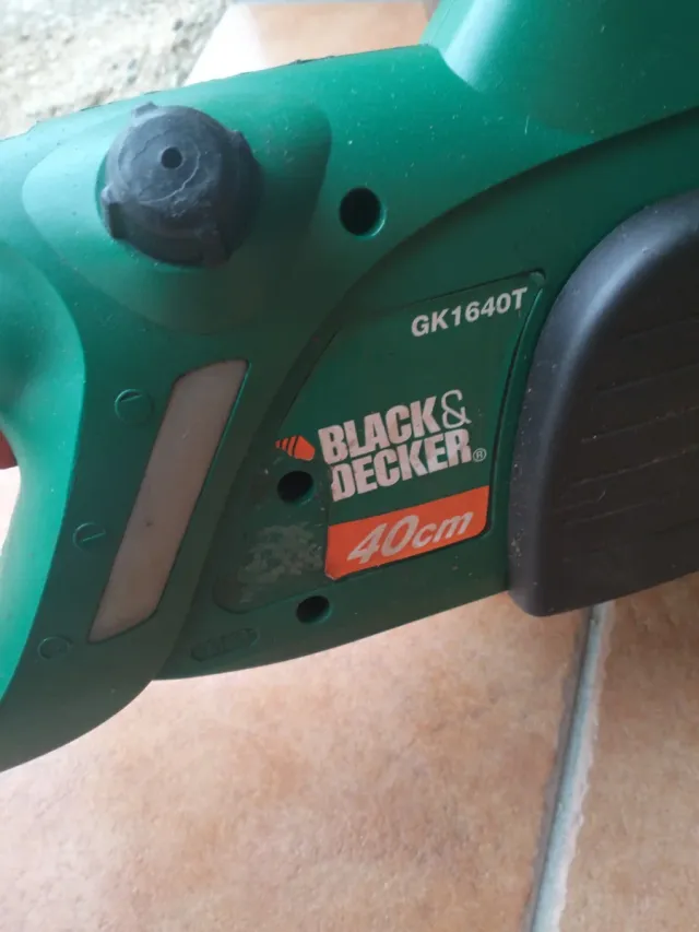 Motosega elettrica verde