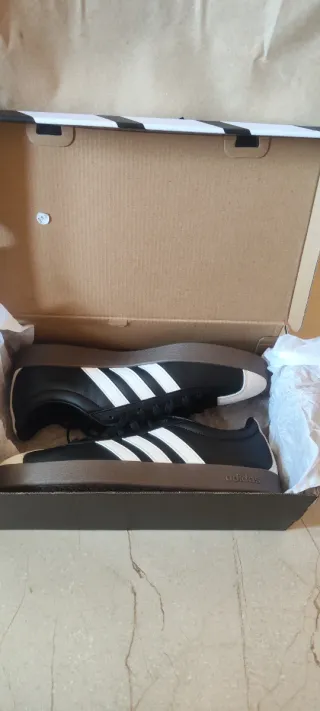 Adidas VL Court 2.0 negras y blancas