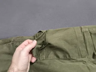 Pantalón cargo verde talla XL con cremalleras air