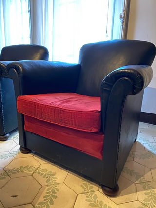 Coppia di divani retrò neri e rossi