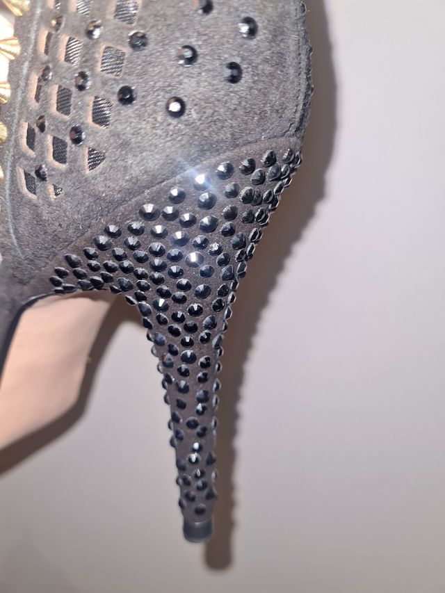 Zapatos de fiesta Zara negros y dorados