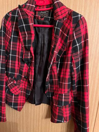 Chaqueta cuadros roja y negra Talla M