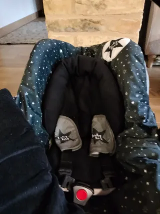 Maxi-Cosi con adaptador y funda invierno