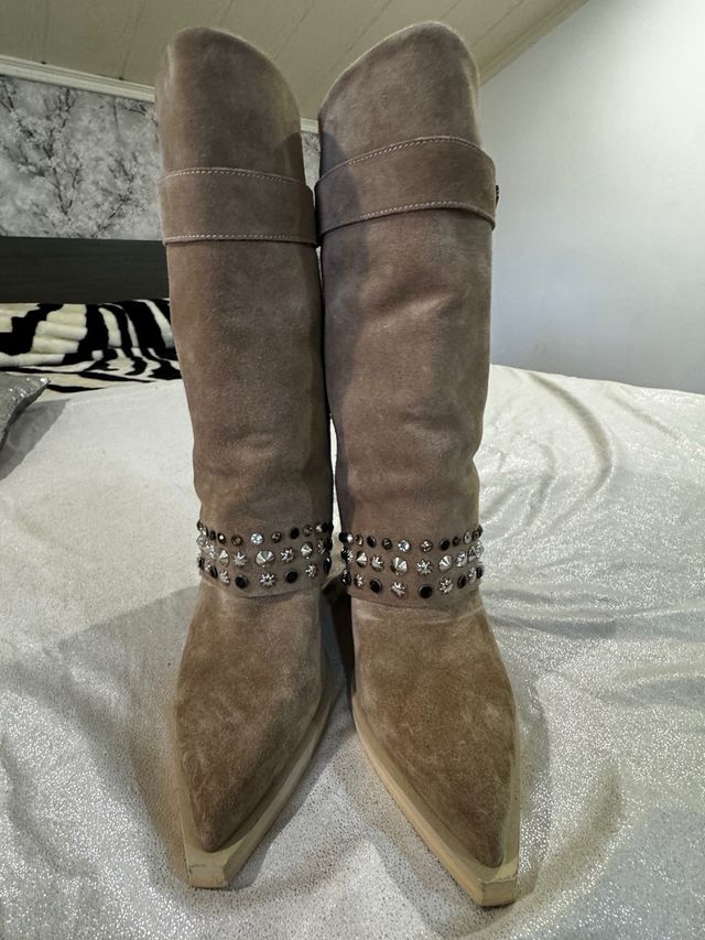 Botas Alma en Pena con pedrería