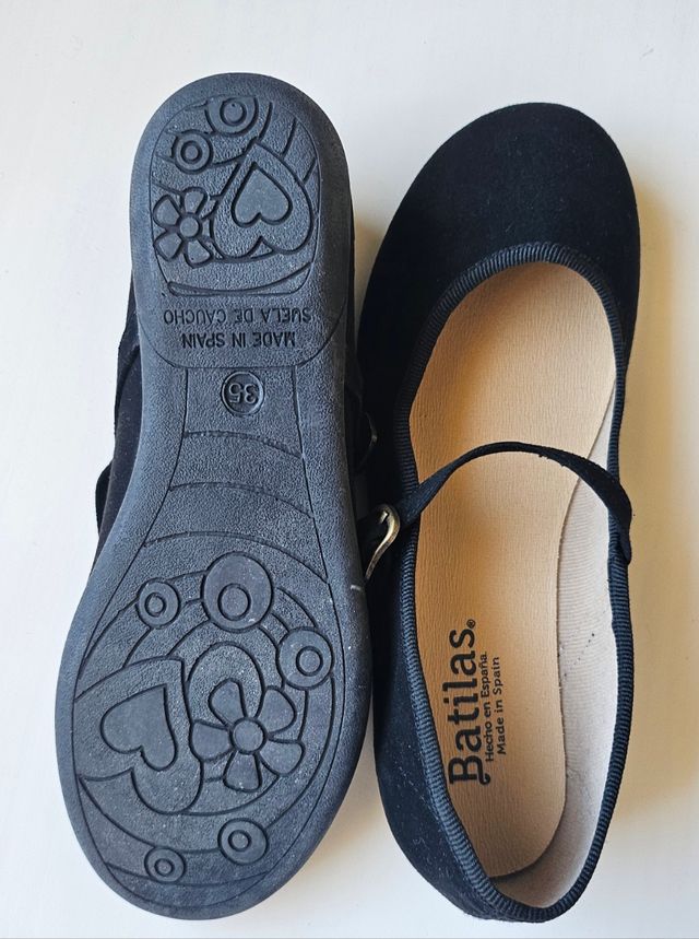 Zapatos negros de ante  Talla 35.