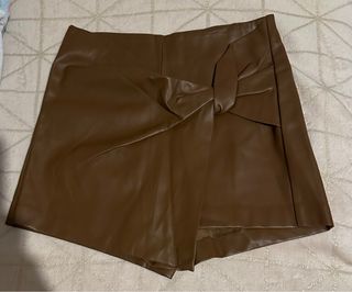 Falda pantalón Zara efecto piel marrón Talla S