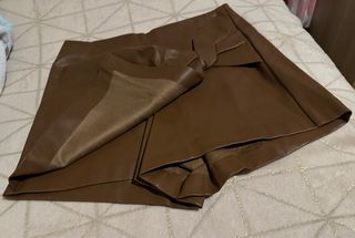 Falda pantalón Zara efecto piel marrón Talla S