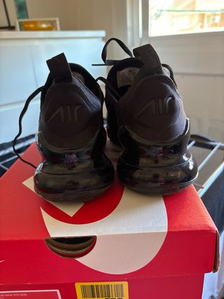 Nike Air Max 270 Negras